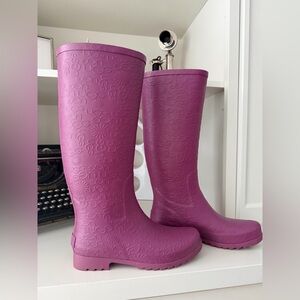 UGG AUSTRALIA Wilshire Tall Logo Rubber Rain Boots Purple Women’s Size 9 NEW